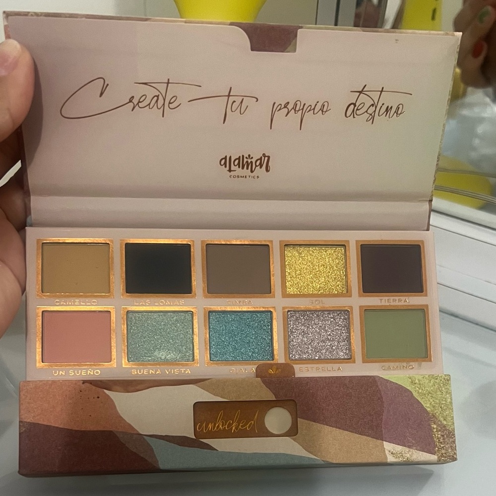 BNWB Alamar Cosmetics Destino Eyeshadow Palette